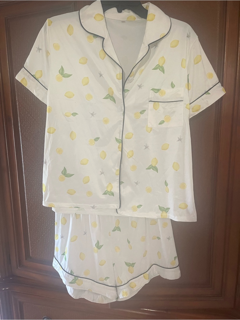 SHEIN White & Yellow Lemon Print Short Pajama Set